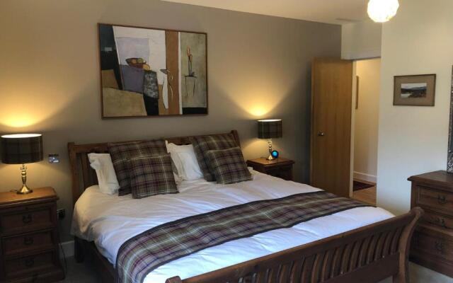 Loch Ness Moat House Apartments