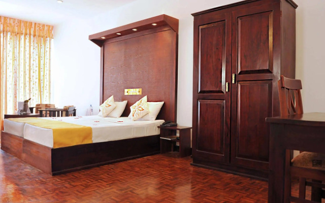 Golden Star Beach Hotel