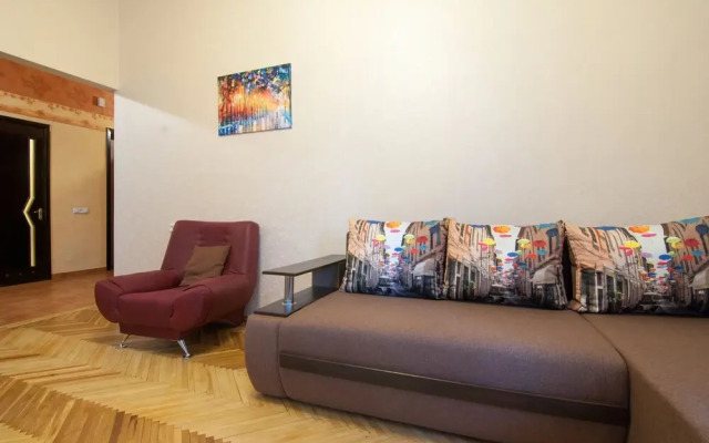 Home-Hotel Mikhailovsksya 24-B