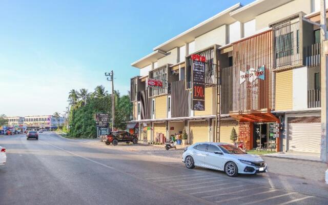 Sleep Box Hostel Suratthani