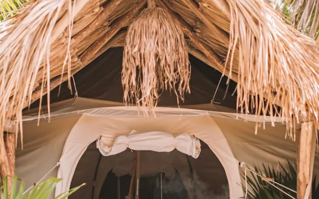 Uman Glamping & Cenote Tulum