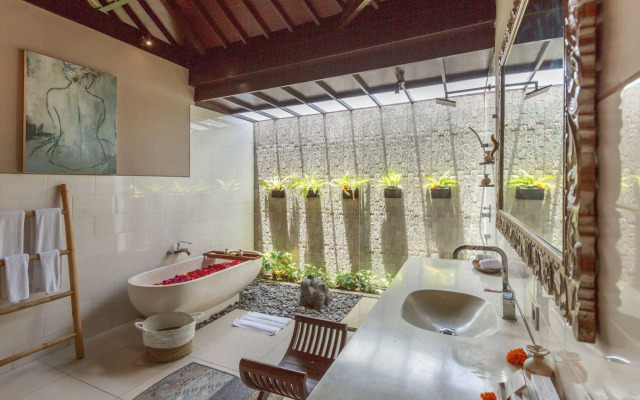 Solo Villas and Retreat