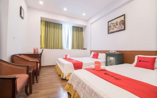 RedDoorz Plus Near Van Mieu Quoc Tu Giam