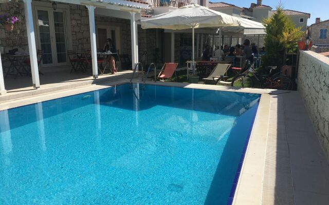 Alacati Eldoris Otel