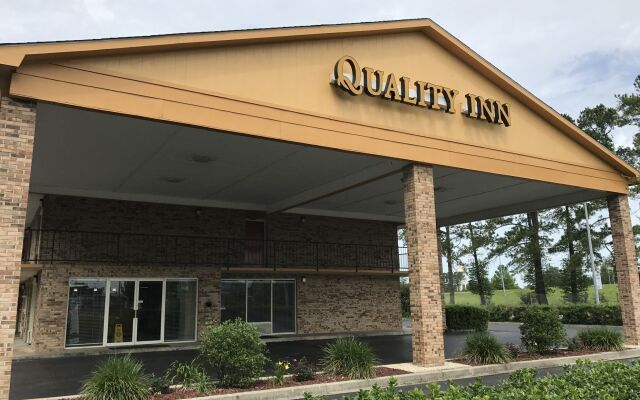 Quality Inn Manning I-95