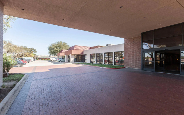 Quality Inn & Suites Plano