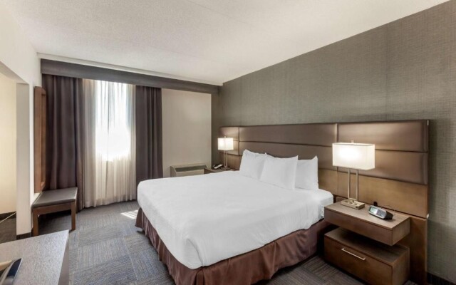 Best Western Plus Toronto Airport Hotel