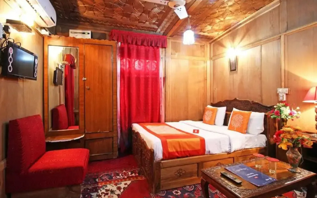 Kings Paradise Houseboat