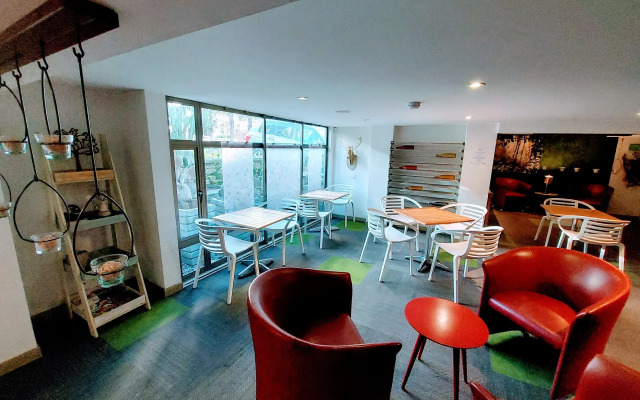 Viaggio Teleport Suites
