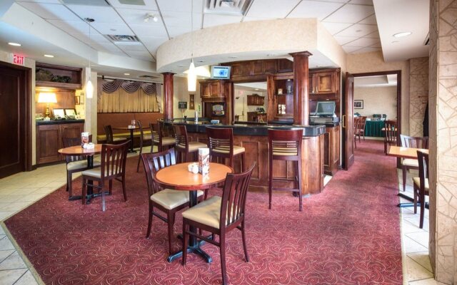 Holiday Inn Express & Suites Mississauga-Toronto Southwest by IHG