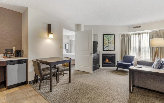 Sonesta ES Suites Fairfax Fair Lakes