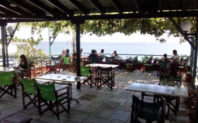Anesis Hotel