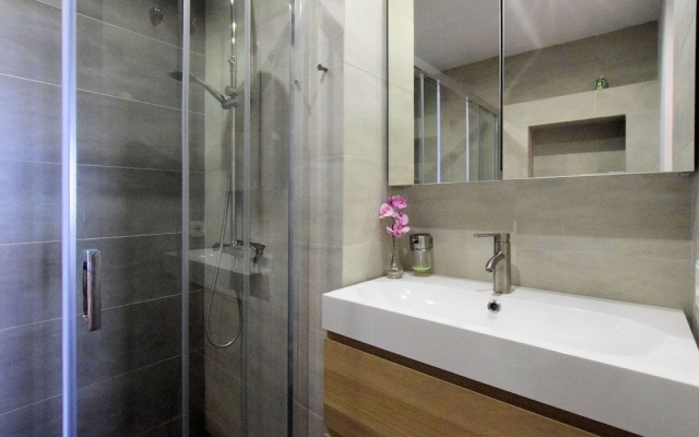 Luxury Apartment With Breathtaking Sea View Surrounded by Palm Trees