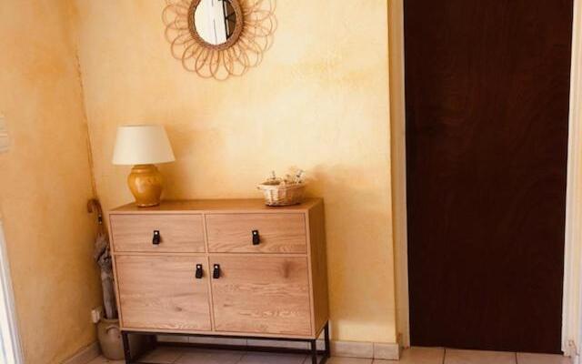 Chez Mamie Villa T2 à Sanary maison chaleureuse et ensoleillée