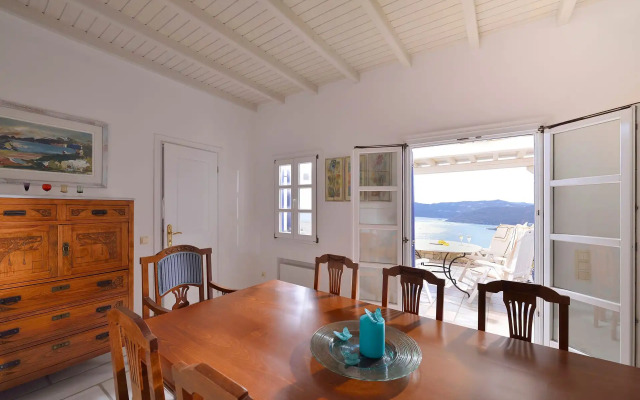 Mykonian Dianthus Villa