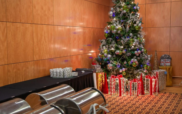 iHOTEL & Conference Center Red Deer