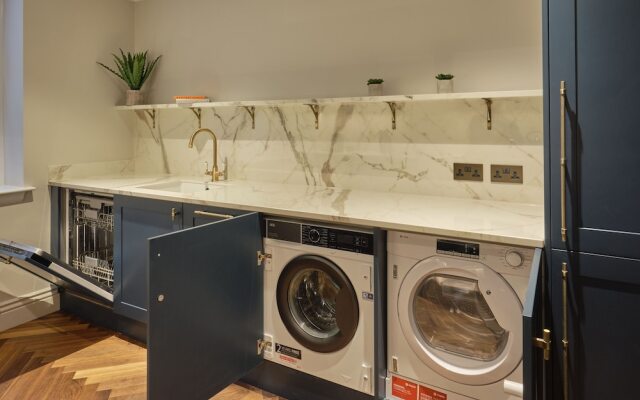 Mayfair Darley House by Viridian Apartments