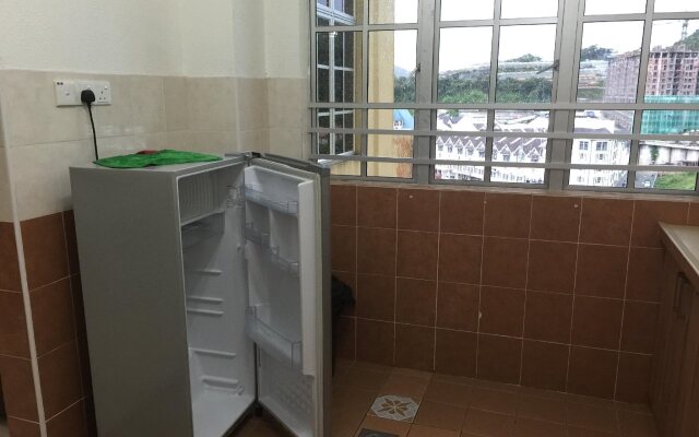 Cameron Pasar Malam Apartment at Crown Imperial Court