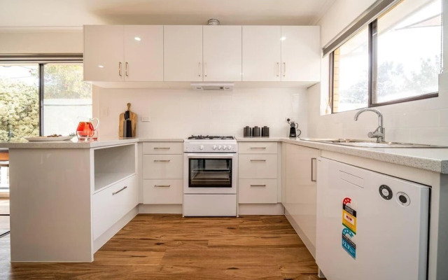 Harmony at Henley Beach-Wifi - Nespresso - Netflix