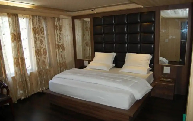 Hotel Zahgeer Continental