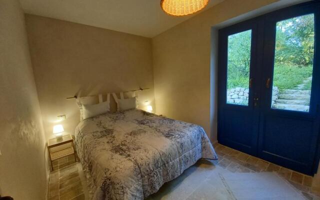 La casa dalle finestre blu