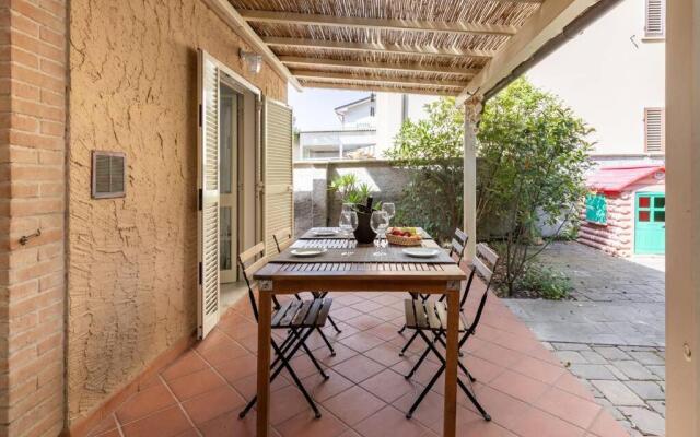 La Casina nel verde, 100 mt dal MARE!!!
