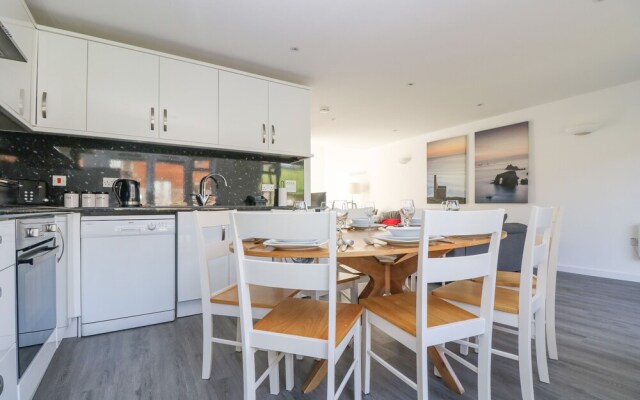 Sea Breeze 17 Gannel