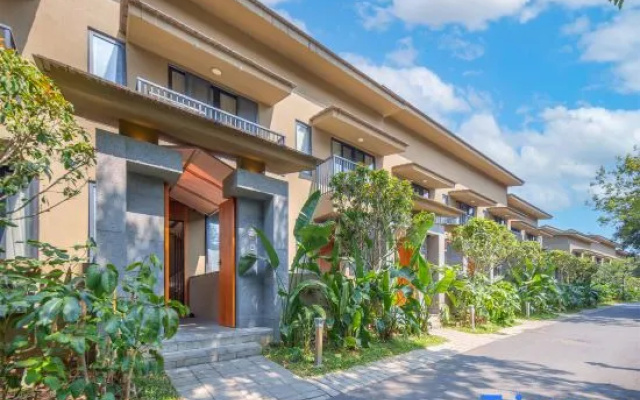 Longmen Nankunshanju Qiushuiju Private Tang Hot Spring Homestay
