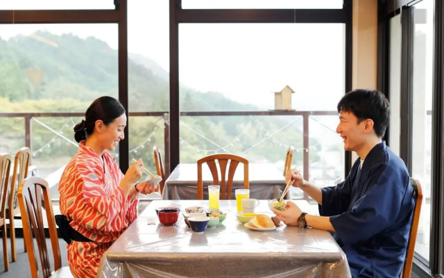 Tamagohada Bijin no Yu Miharuen