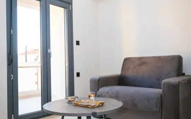 RAFKON Luxury Apartments - Myrina