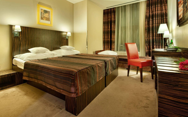 EA Hotel Crystal Palace