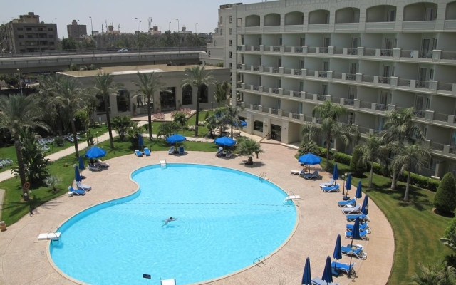 Grand Pyramids Hotel