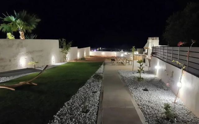 Zoi's SeaView House
