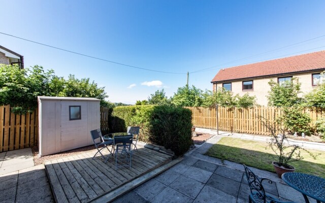 Empty2occupied Family Home in Craigour Terrace With Driveway & Garden