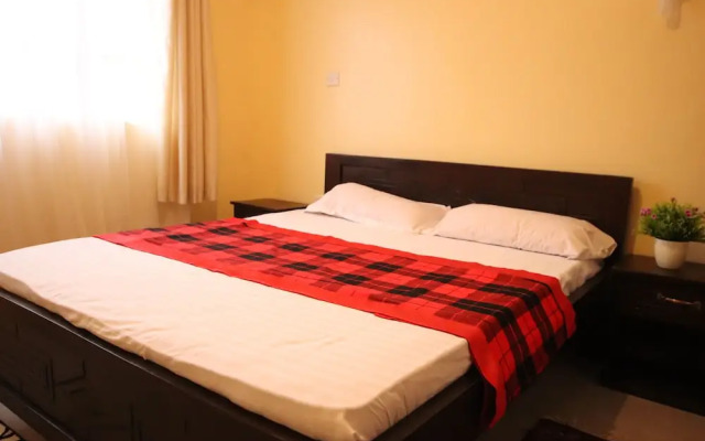 Lux Suites Ebony Mara House