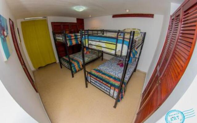 Mochila & Art Hostal