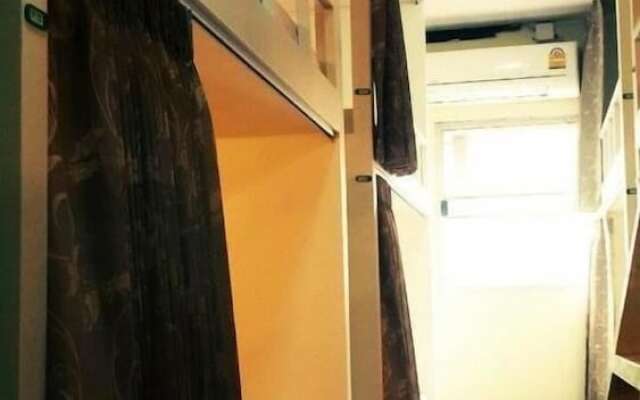 Smile Capsule Hostel