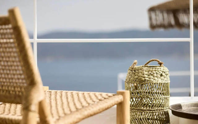 Niove Suites Milos