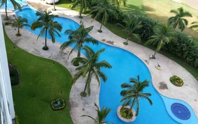 Condo Bal  By Trvl2Hm