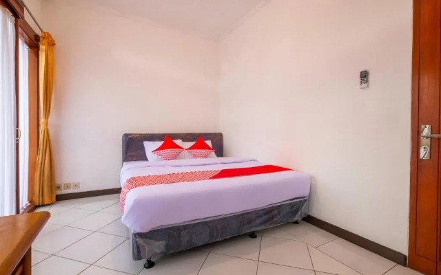 OYO 2728 Sinulingga Residence