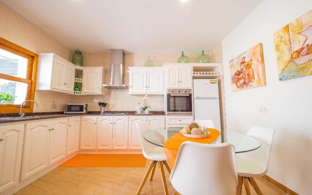 Apartamento Piscina Muro