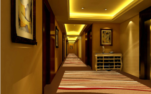 Tyrone Le Grand Large Hotel