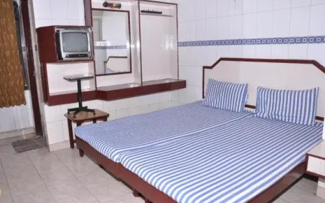 Abirami Inn