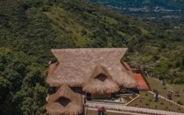 Nalua Glamping and Hotel