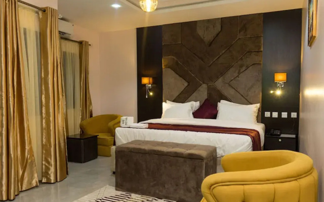 Iris Gold Suite