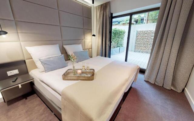 White Pearl Apartment 0.05