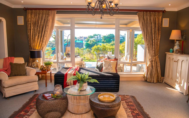 Pezula Magic Retreat - 4 Bedroom Lagoon View Home