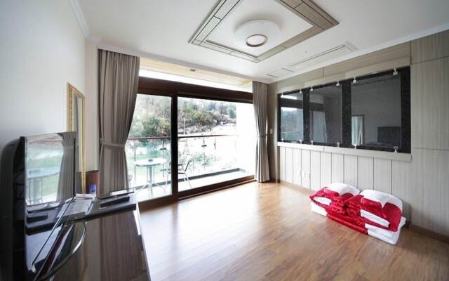 Jinan Red Ginseng Spavill