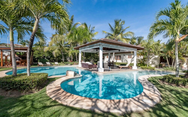 Luxury Villas in Cocotal for Large Group
