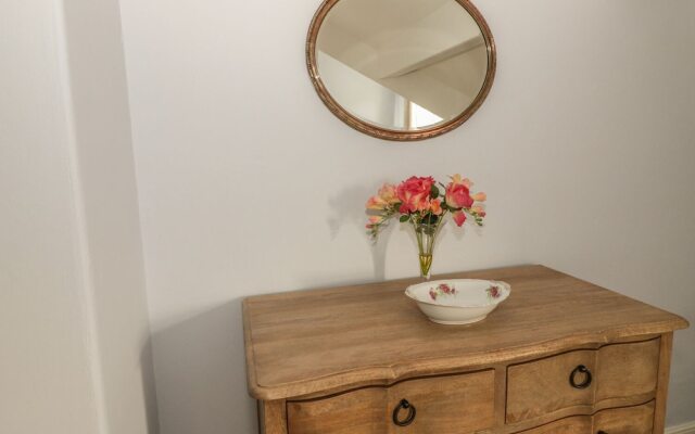 Flat 2 - 9 Rhiw Bank Terrace